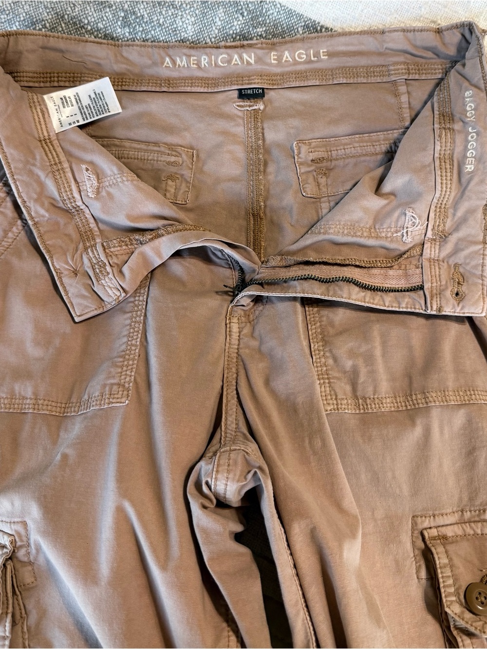 American Eagle SZ 8 Baggy Jogger Cargo Pants Khaki High Rise Streetwear Stretch - Picture 5 of 11